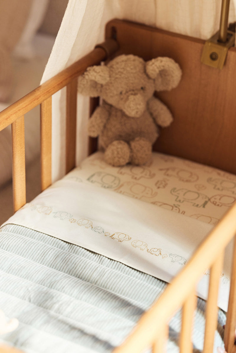 Cot Sheet Elephant Tales 120x150cm
