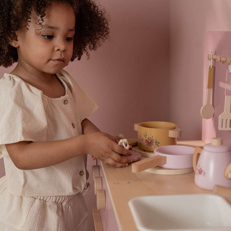 LD Wooden Kitchen Pink FSC