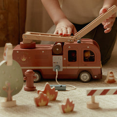LD Wooden Fire Truck Set 15pc FSC