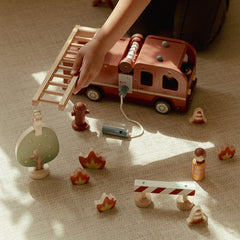 LD Wooden Fire Truck Set 15pc FSC
