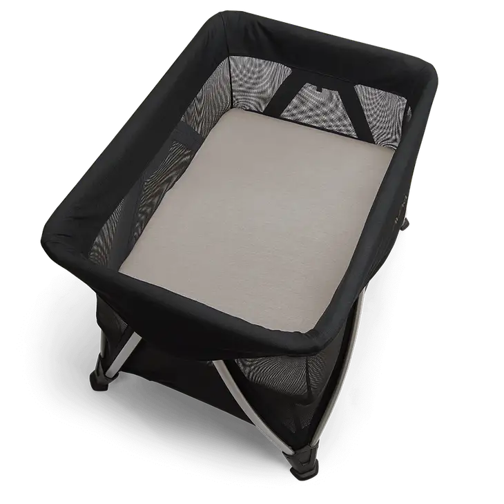 Nuna SENA Aire Travel Cot  1