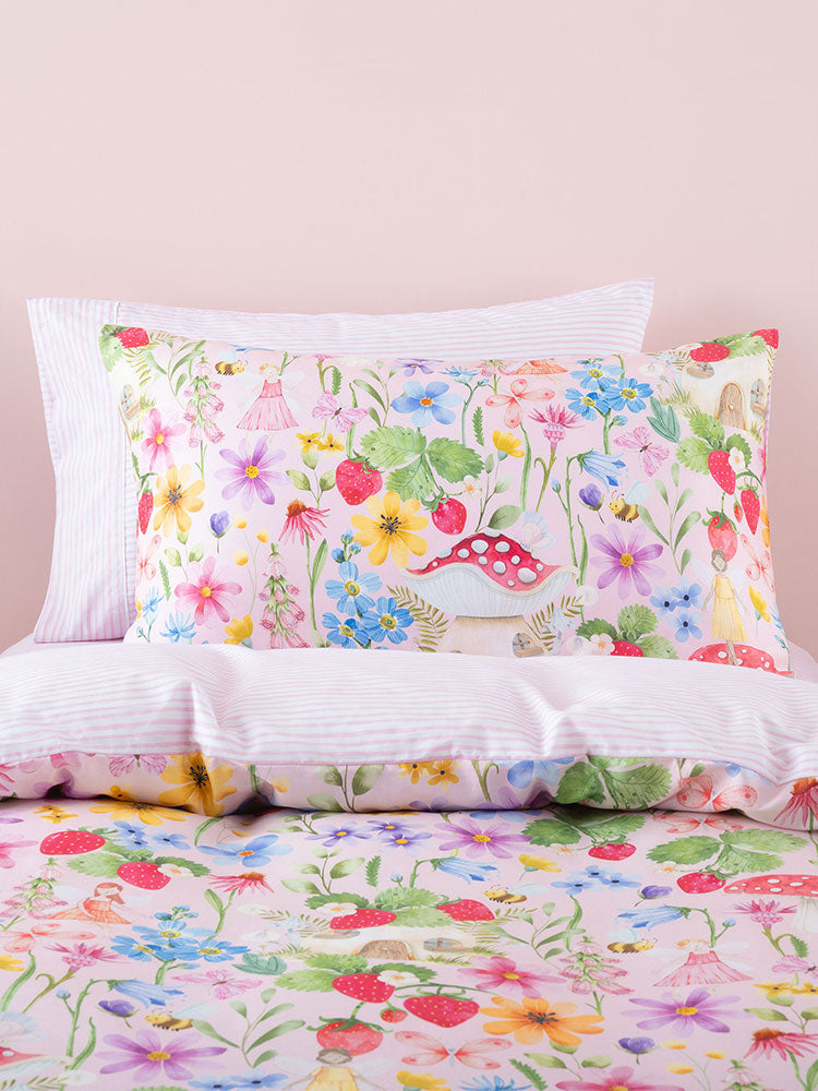 Strawberry Meadow duvet cover set
