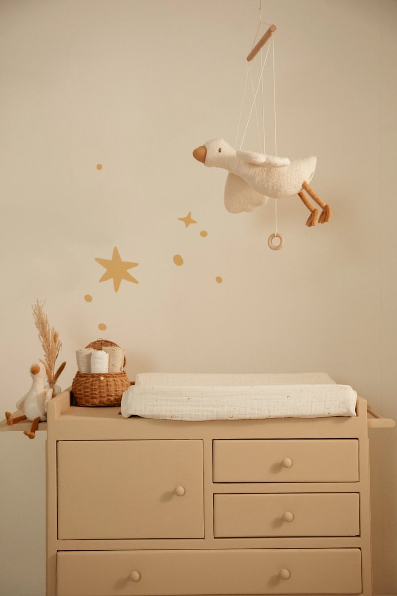LD Floating Goose Decoration