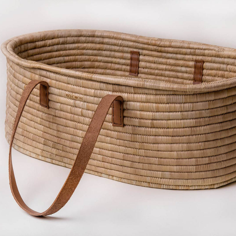 Ko-Coon Timeless moses basket with tan leather handles