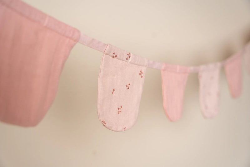 LD Garland With Flags