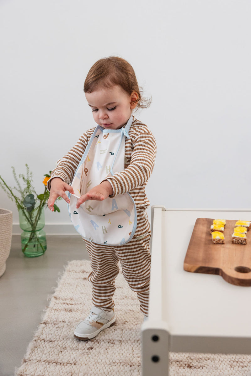 Medium Drop Bib With Pocket