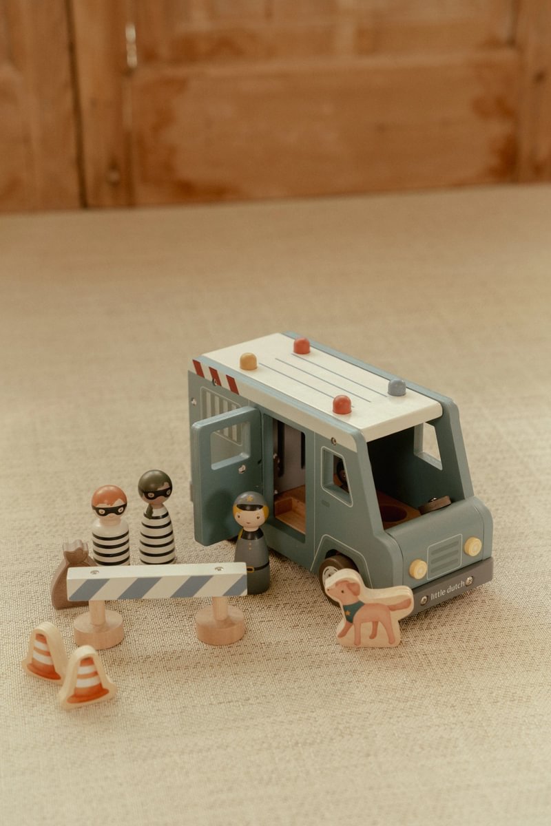 LD Wooden Police Bus FSC